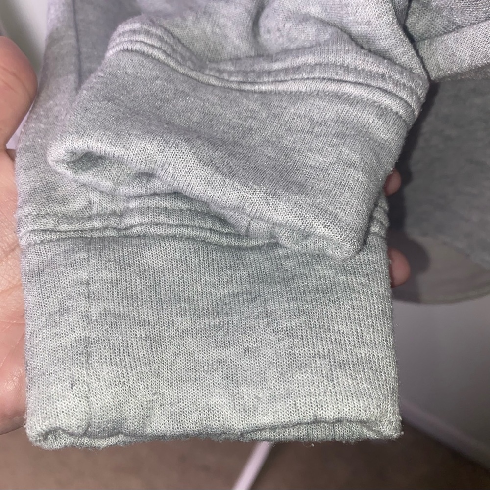 Splendid Raw Edge Lightweight Pullover Cropped Sw… - image 6